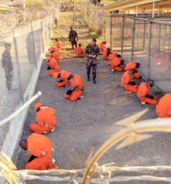 Commander defends Guantanamo, Cuba